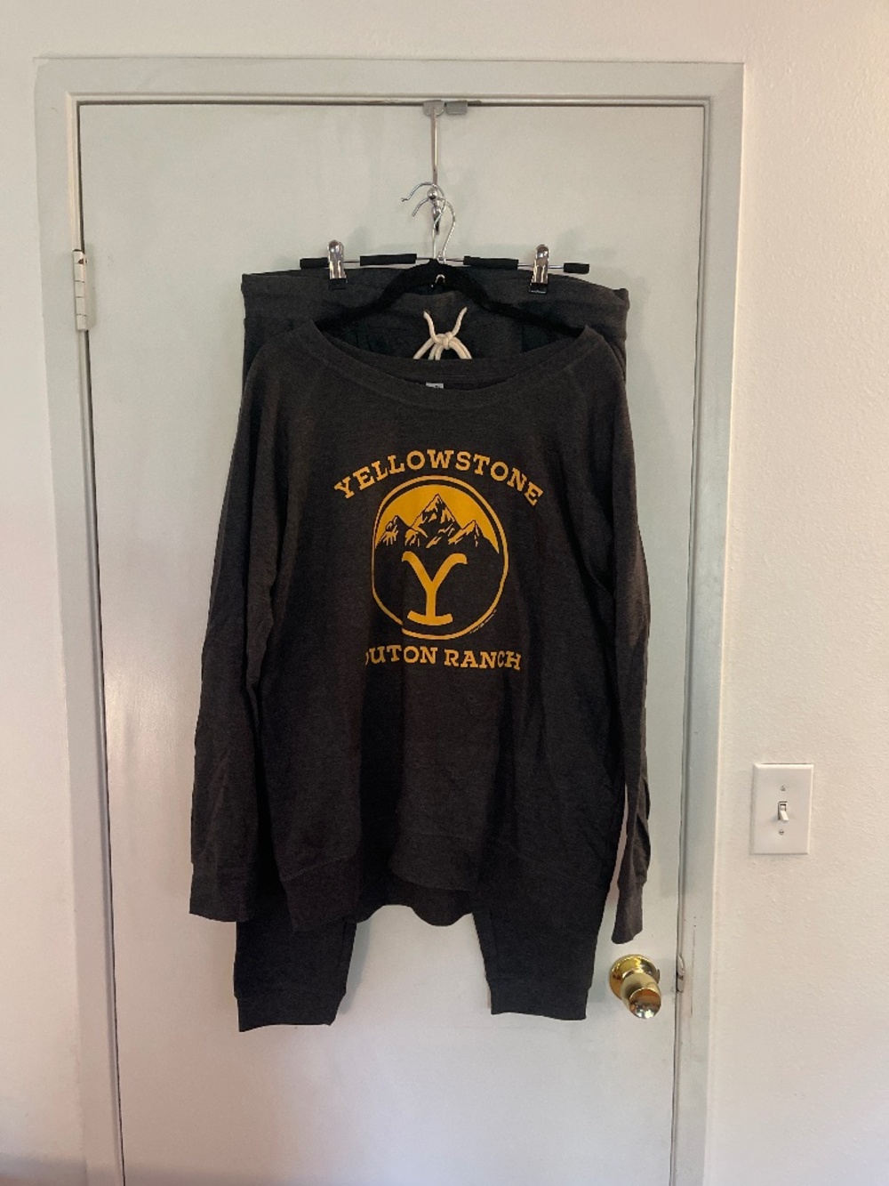 Yellowstone sweatsuit set plus size 1x grey and yellow
